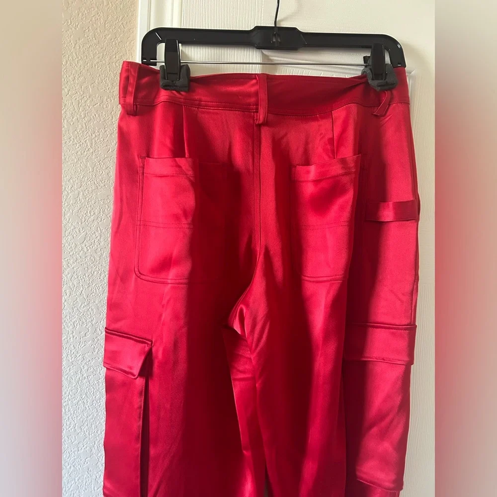 Alice + Olivia Red Cropped Cargo Trousers